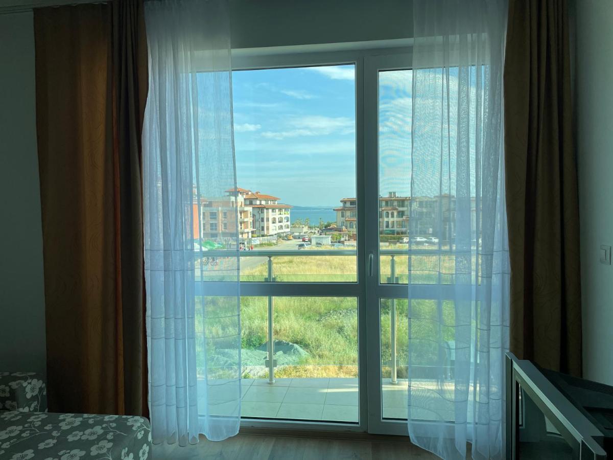 Апартамент В Сарафово Apartment Burgas Ngoại thất bức ảnh